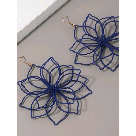 Exaggerated Blue Flower Petal Earrings - Unique Fashion Metal Jewelry - Picture 1 of 2